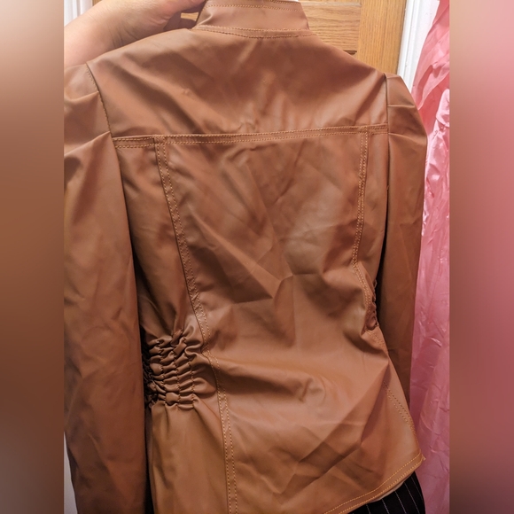 Jacket - Picture 2 of 5